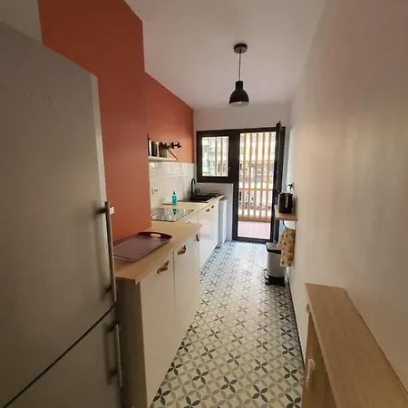 Superbb Appt With Terrace Near The Beach Apartman